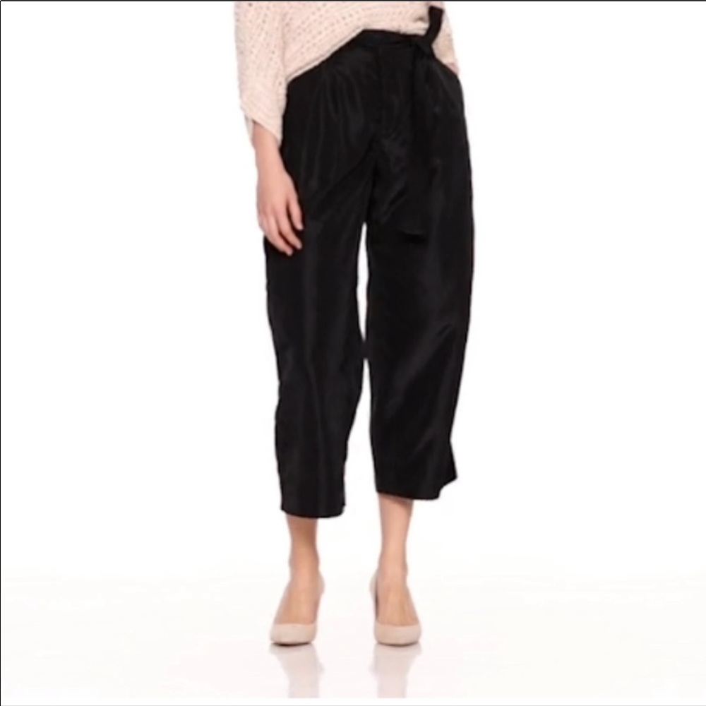 NWT GAP Lightweight cropped wide leg pants size 4